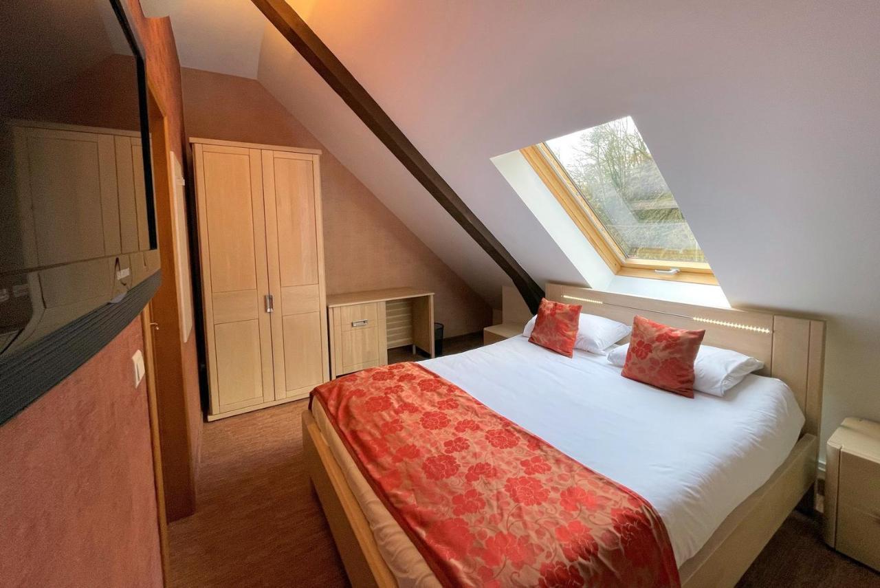 Hotel Des Comtes Durbuy Pokoj fotografie