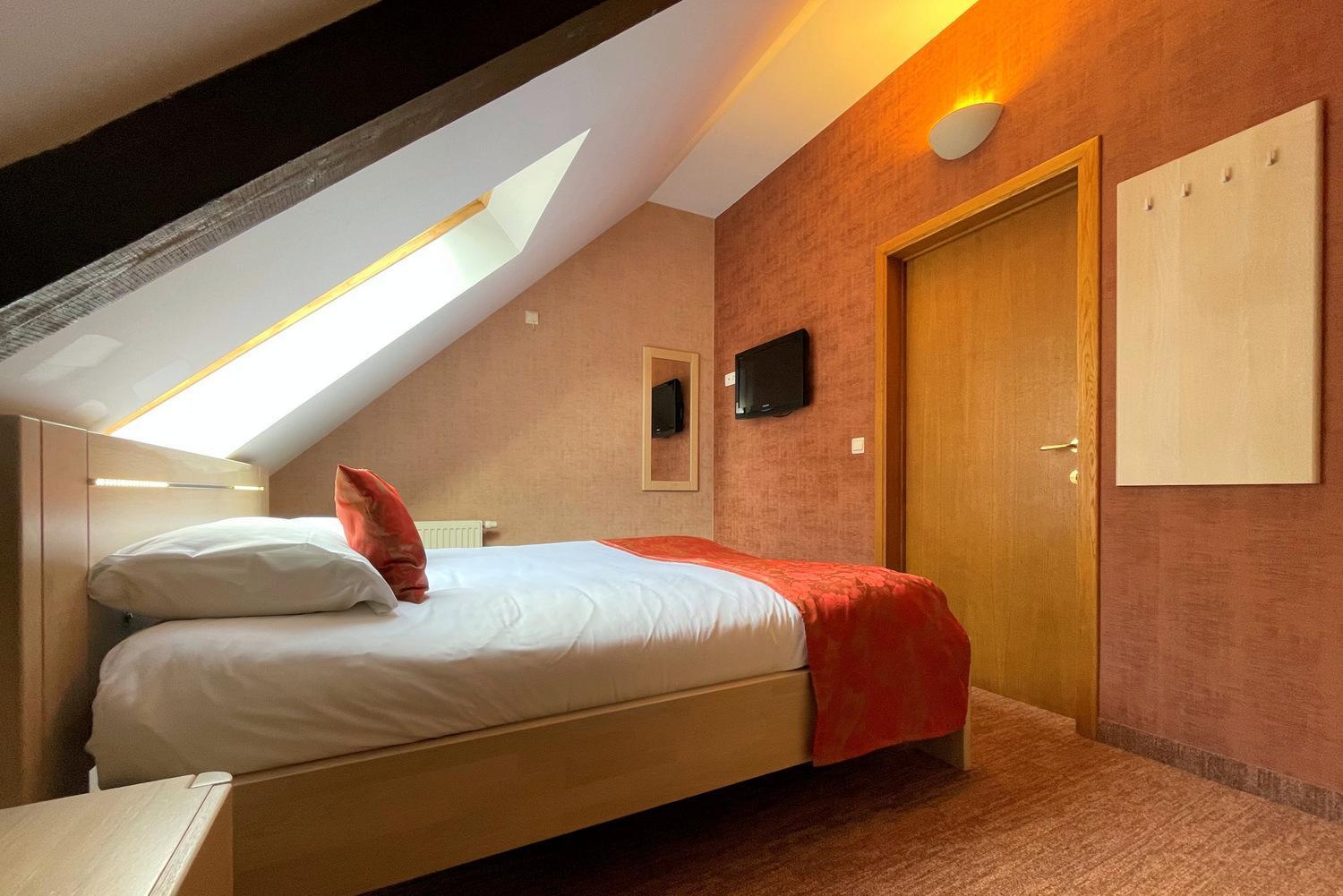 Hotel Des Comtes Durbuy Pokoj fotografie